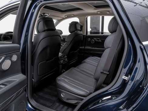 Used 2024 Genesis GV80 3.5T w/ Advanced Package image 40