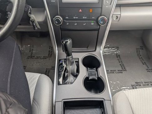Used 2016 Toyota Camry LE image 15
