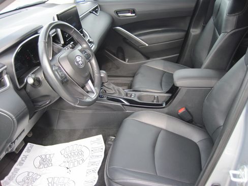 Used 2023 Toyota Corolla Cross XLE AWD/4WD image 10