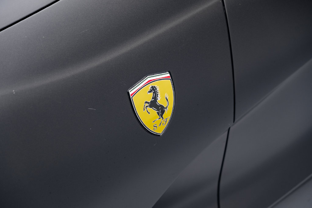 Used 2018 Ferrari 812 Superfast RWD image 9