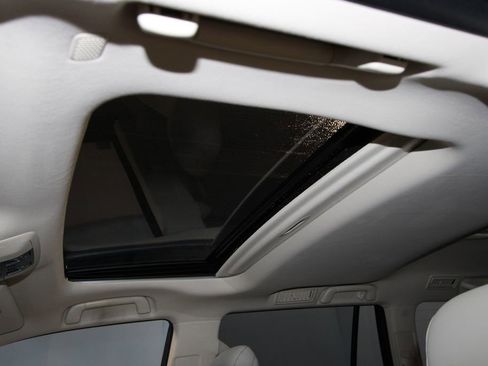 Used 2023 Lexus GX 460 Premium image 24