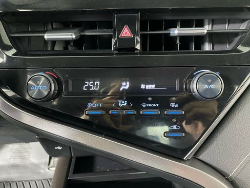 Used 2024 Toyota Camry SE FWD image 35