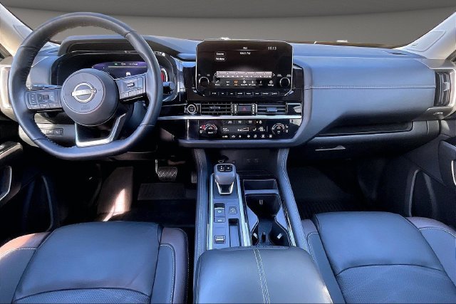 Certified 2024 Nissan Pathfinder Platinum w/ Cargo Package FWD image 14