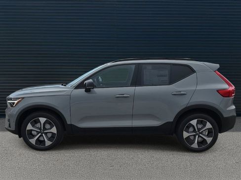 New 2026 Volvo XC40 B5 Plus w/ Protection Package Premier image 3