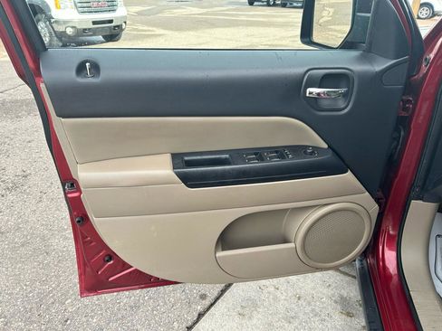 Used 2017 Jeep Patriot High Altitude AWD/4WD image 14