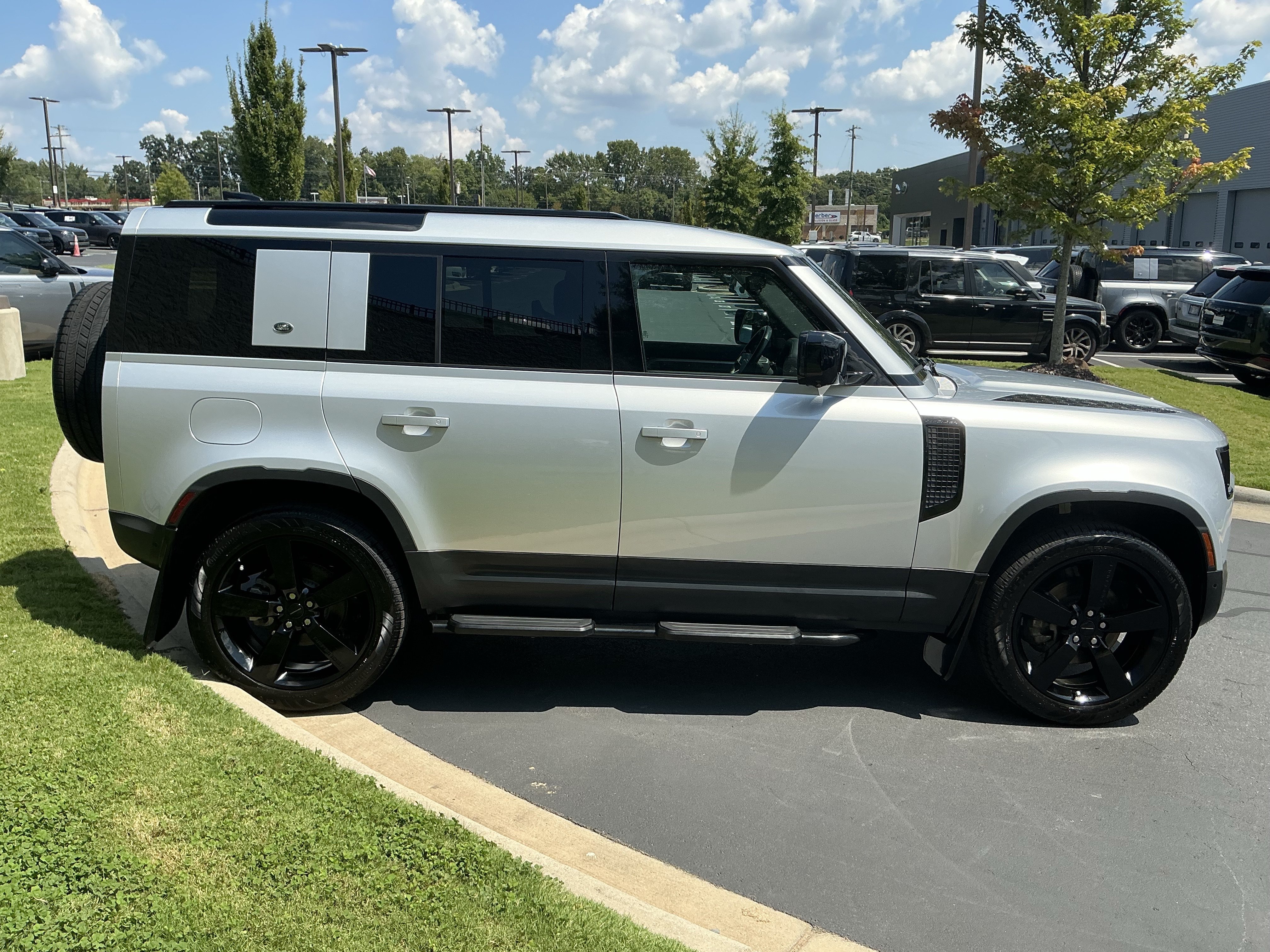 Certified 2024 Land Rover Defender 110 S AWD/4WD image 8