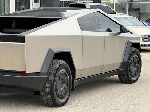 Used 2024 Tesla Cybertruck AWD Crew Cab image 13