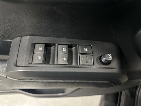 Certified 2019 Toyota Tacoma SR w/ SR Convenience Package image 9