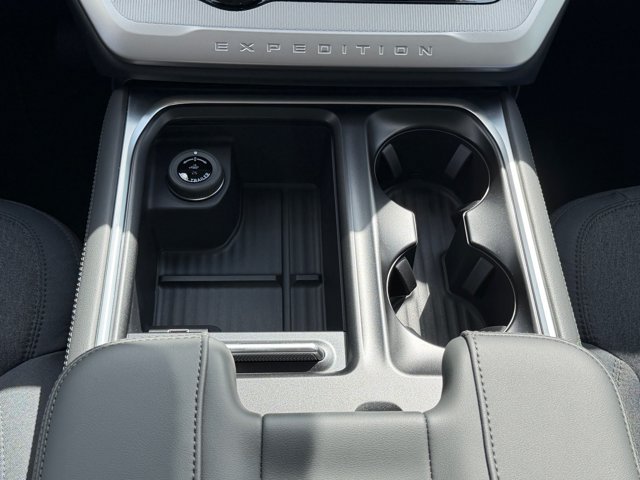 New 2027 Ford Expedition Active RWD image 20