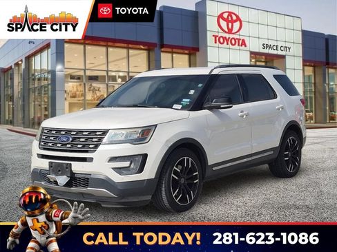 Used 2016 Ford Explorer XLT w/ Equipment Group 202A FWD image 1