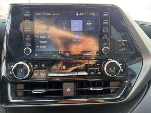 Used 2020 Toyota Highlander Limited image 43