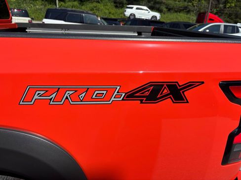 Used 2025 Nissan Frontier PRO-4X w/ Pro Convenience Package AWD/4WD image 9