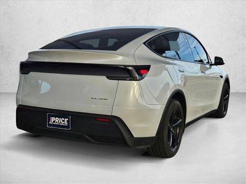 Used 2026 Tesla Model Y Long Range image 5