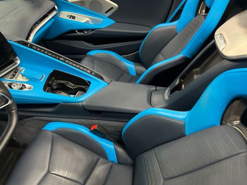 Used 2021 Chevrolet Corvette Stingray Premium Conv w/ Z51 Performance Package RWD image 31