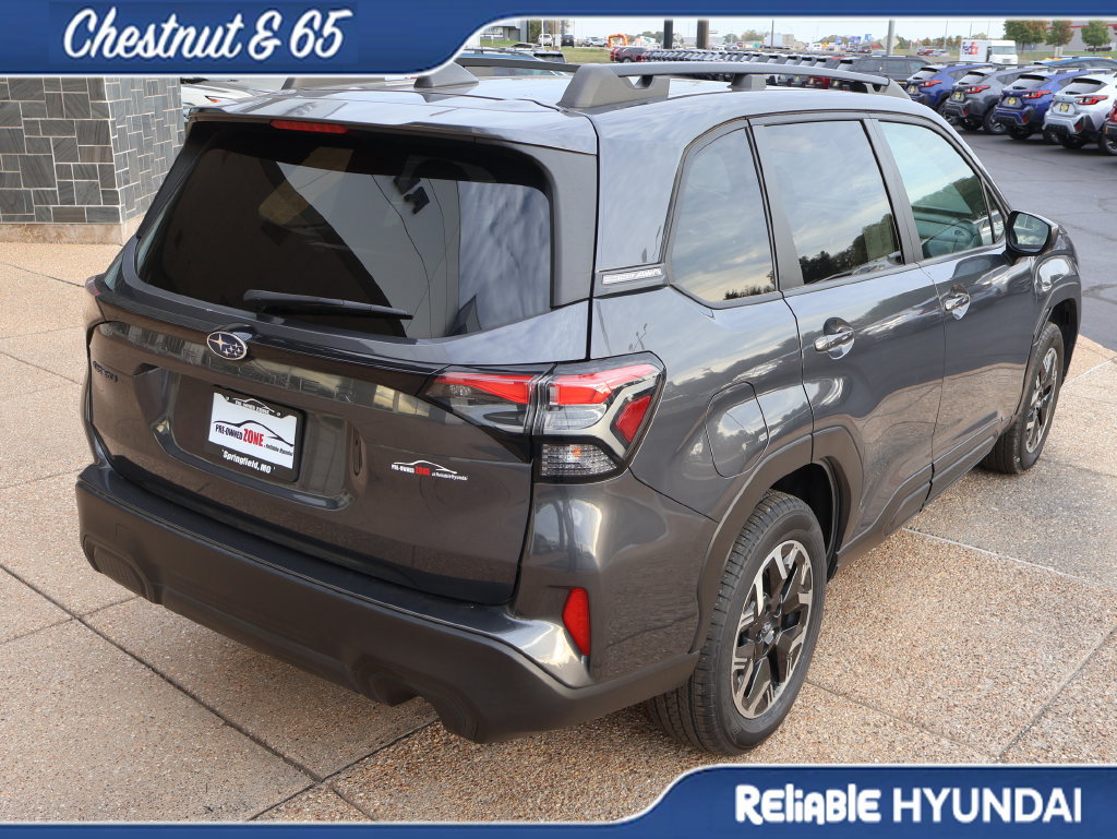 Used 2025 Subaru Forester Premium AWD/4WD image 6