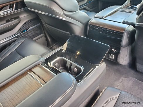 Used 2022 Jeep Grand Wagoneer Series II w/ Convenience Group III AWD/4WD image 12