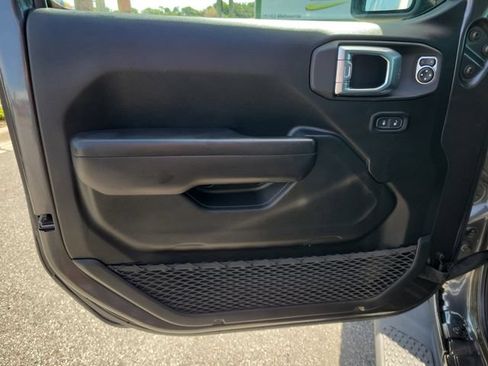 Used 2021 Jeep Gladiator Sport AWD/4WD image 18