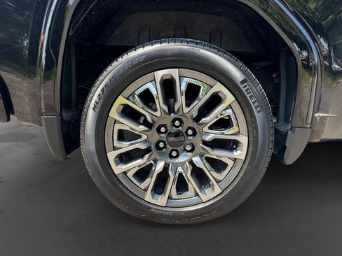 Used 2024 GMC Sierra 1500 Denali Ultimate AWD/4WD image 5
