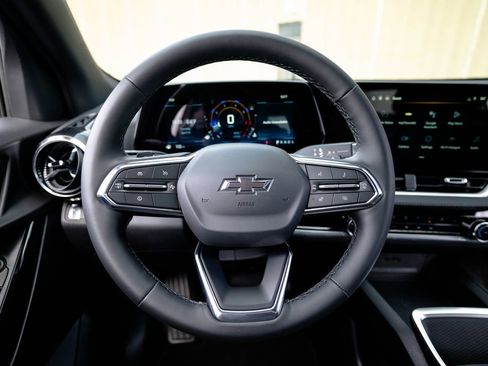 New 2026 Chevrolet Equinox LT w/ Midnight Edition FWD image 13