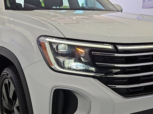 Used 2024 Volkswagen Atlas SE FWD image 6