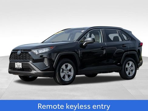 Used 2022 Toyota RAV4 LE AWD/4WD image 3