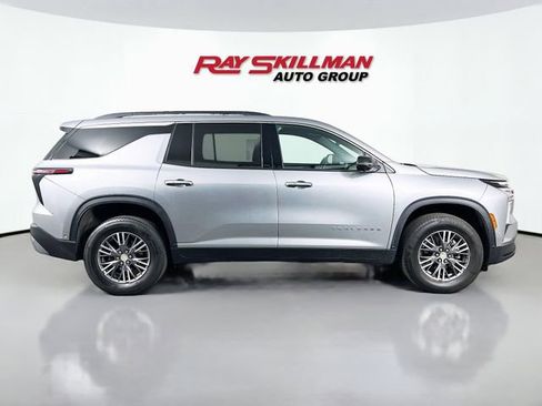 Used 2024 Chevrolet Traverse LT w/ Enhanced Driving Package FWD image 8