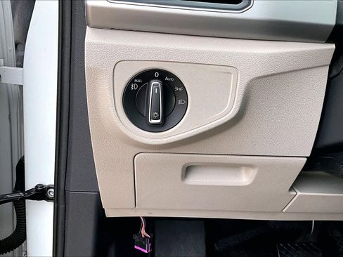 Used 2019 Volkswagen Atlas SE FWD image 33