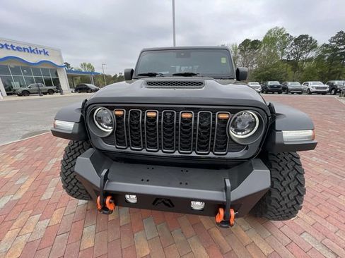 Used 2024 Jeep Gladiator Mojave w/ Technology Group AWD/4WD image 24