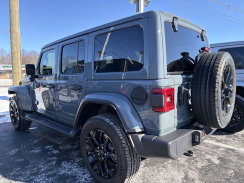 Certified 2025 Jeep Wrangler Sahara image 5