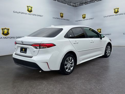Used 2025 Toyota Corolla LE FWD image 5