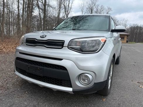 Used 2017 Kia Soul + image 1
