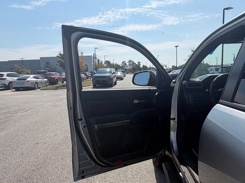 Used 2024 Toyota Tacoma TRD Sport RWD image 47