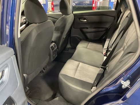 Used 2025 Nissan Rogue SV FWD image 10
