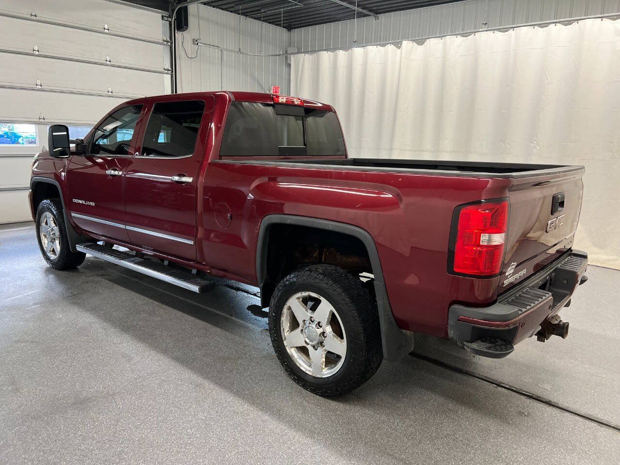 Used 2015 GMC Sierra 2500 Denali w/ Duramax Plus Package AWD/4WD image 6