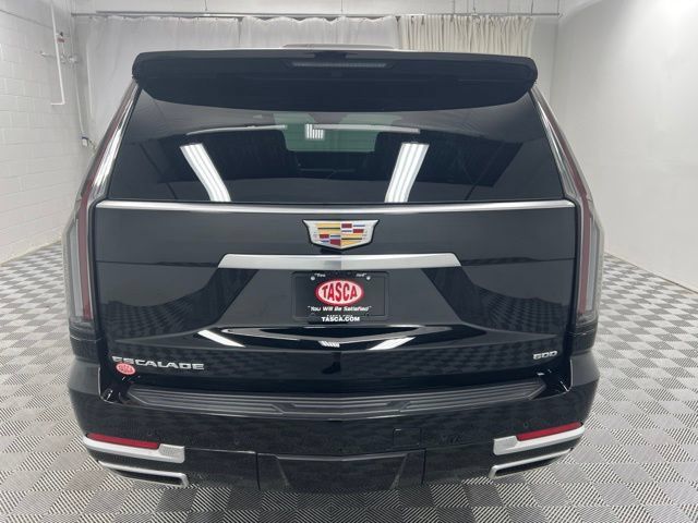 Used 2026 Cadillac Escalade Luxury w/ LPO, Floor Liner Package AWD/4WD image 7