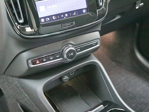 Used 2023 Volvo XC40 B5 Plus w/ Driver Assist Package image 17