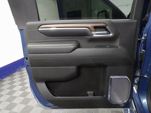 Used 2024 Chevrolet Silverado 2500 High Country image 56