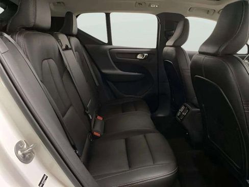Used 2025 Volvo XC40 B5 Plus image 20