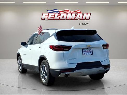 Used 2024 Chevrolet Blazer LT w/ Convenience Package FWD image 3