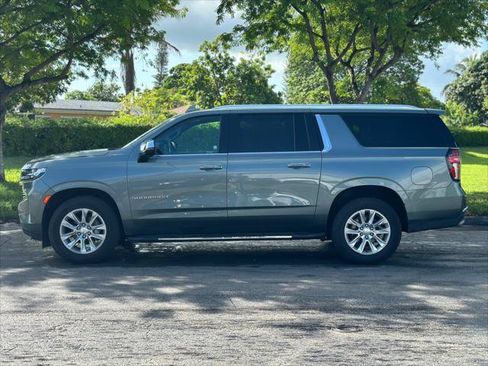 Used 2023 Chevrolet Suburban Premier RWD image 4