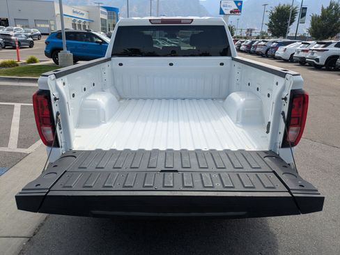 Used 2024 GMC Sierra 1500 SLE w/ X31 Off-Road Package AWD/4WD image 31