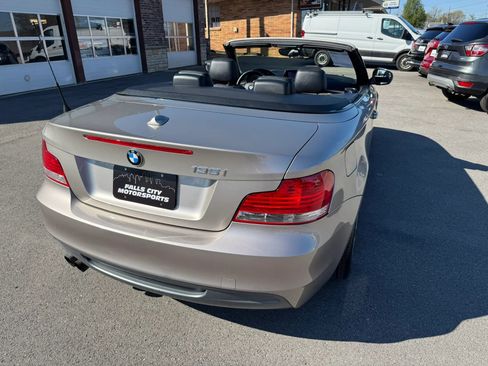 Used 2011 BMW 135i Convertible RWD image 12