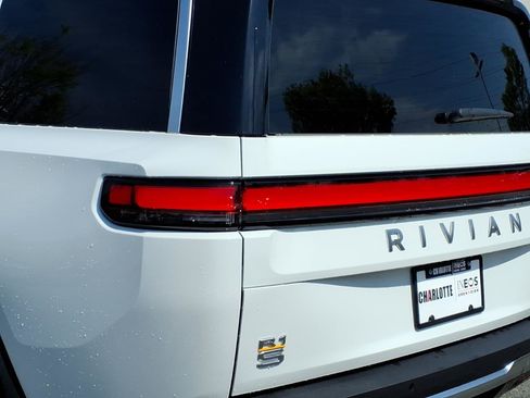 Used 2024 Rivian R1S Adventure AWD/4WD image 16