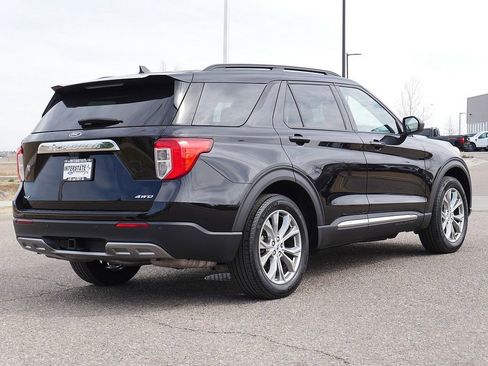 Used 2023 Ford Explorer XLT w/ Equipment Group 202A image 6