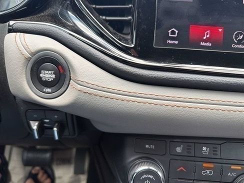 Used 2021 Dodge Durango R/T w/ Trailer Tow Group IV AWD/4WD image 56