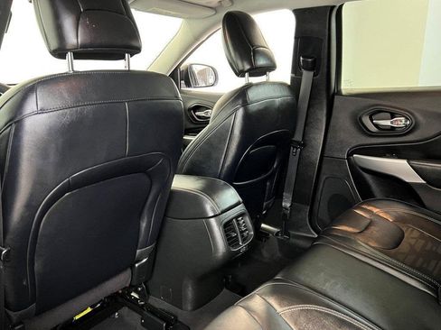 Used 2022 Jeep Cherokee Latitude w/ Sun & Sound Group image 22