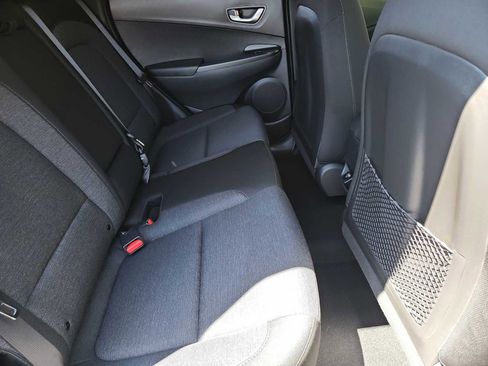 Used 2023 Hyundai Kona SE image 17