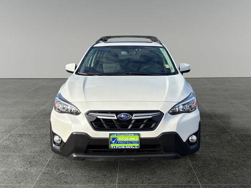Used 2021 Subaru Crosstrek 2.0i Premium w/ Moonroof Package AWD/4WD image 3