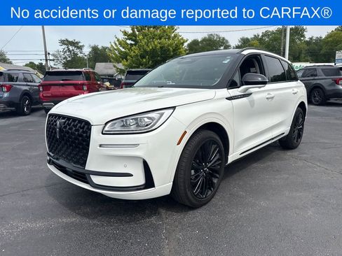 Used 2025 Lincoln Corsair Reserve w/ Equipment Group 202A AWD/4WD image 2