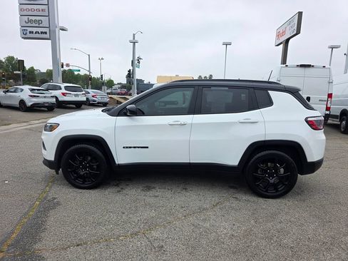 Certified 2022 Jeep Compass Latitude FWD image 9